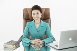 Thảo Tóc Ngắn doanh nhân nữ thành công, phong thái lãnh đạo chuyên nghiệp và tư duy xây dựng hệ thống kinh doanh
