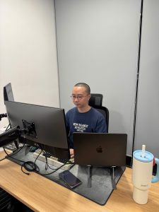 Đức Anh tập trung làm việc và học kinh doanh, người khởi nghiệp trẻ rèn kỷ luật trong cộng đồng doanh nhân