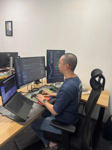 Đức Anh tập trung làm việc và học hỏi, hành trình kỷ luật của người đi làm công mười năm chuẩn bị khởi nghiệp kinh doanh